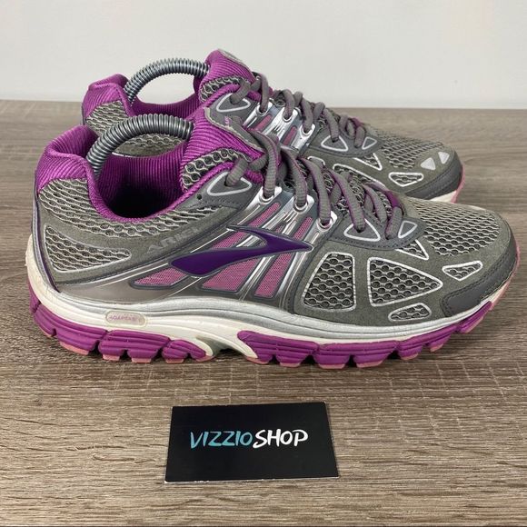 brooks ariel size 10